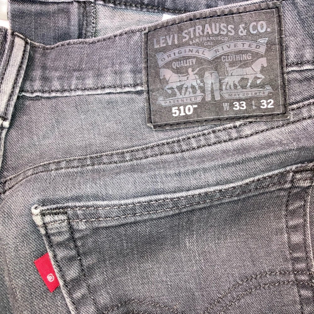 Silver grey Levis 510